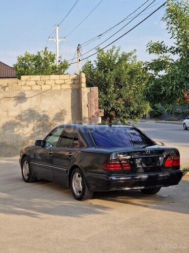 Mercedes E 220 d 1999, 382,451 km - 2.2 l - Bakı