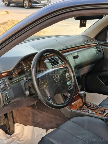 Mercedes E 220 d 1999, 382,451 km - 2.2 l - Bakı