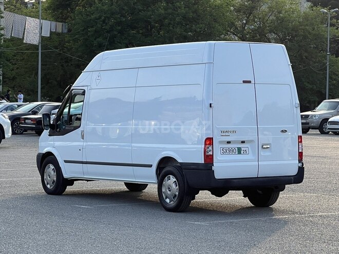 Ford Transit-3