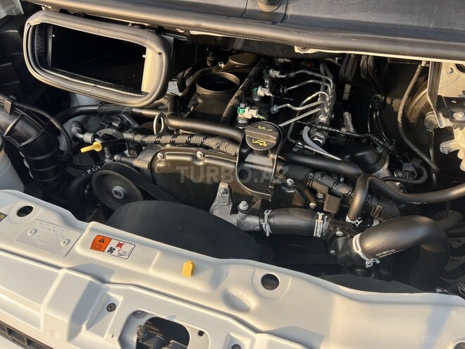 Ford Transit-16