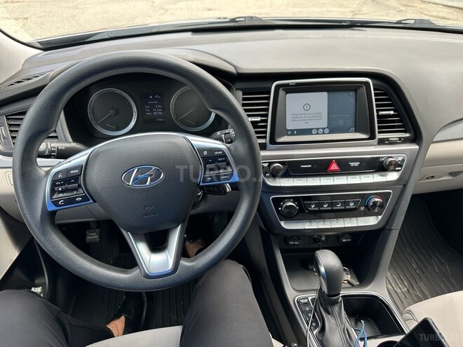 Hyundai Sonata-19