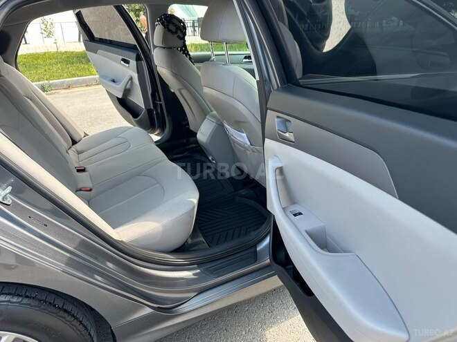 Hyundai Sonata-18
