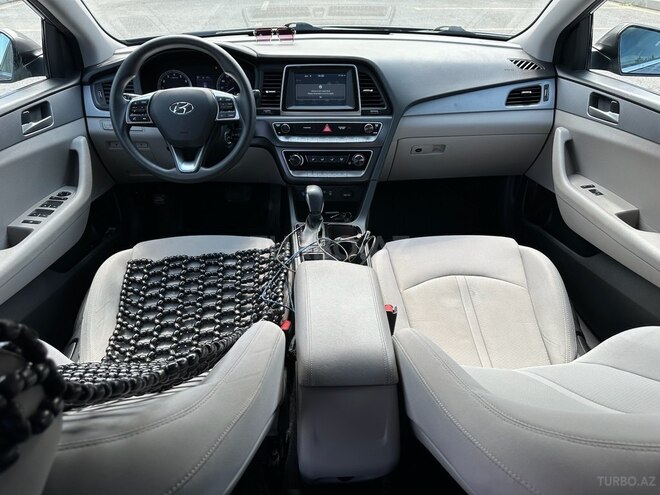 Hyundai Sonata-13