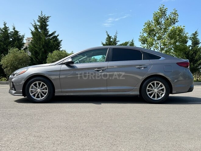 Hyundai Sonata-5