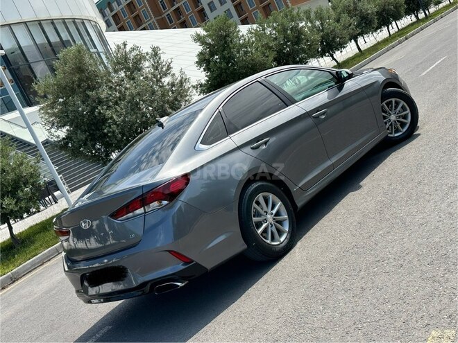 Hyundai Sonata-10