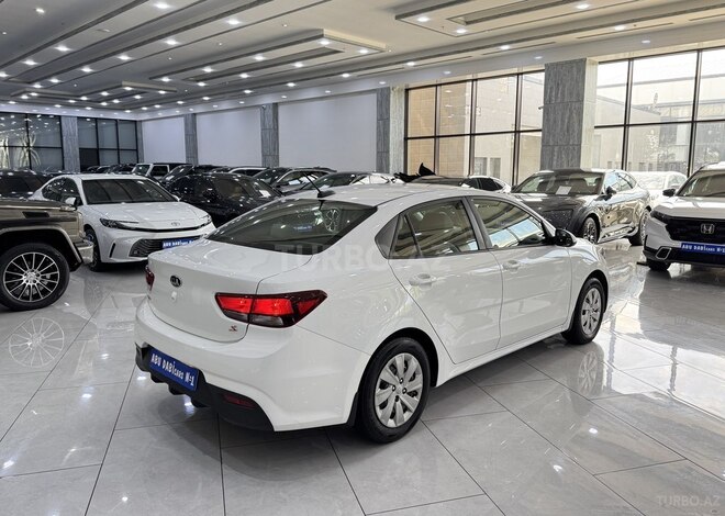 Kia Rio-5