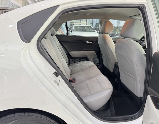 Kia Rio-13