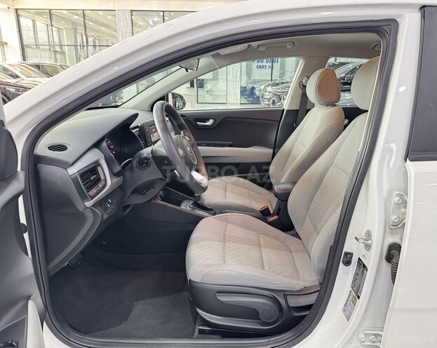 Kia Rio-11
