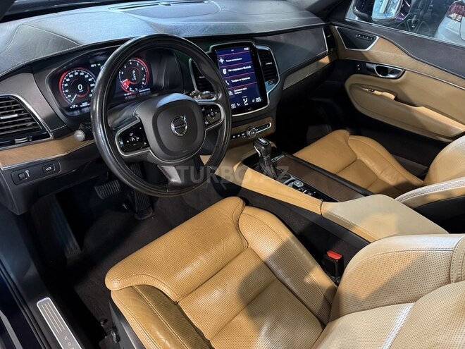 Volvo XC90-8