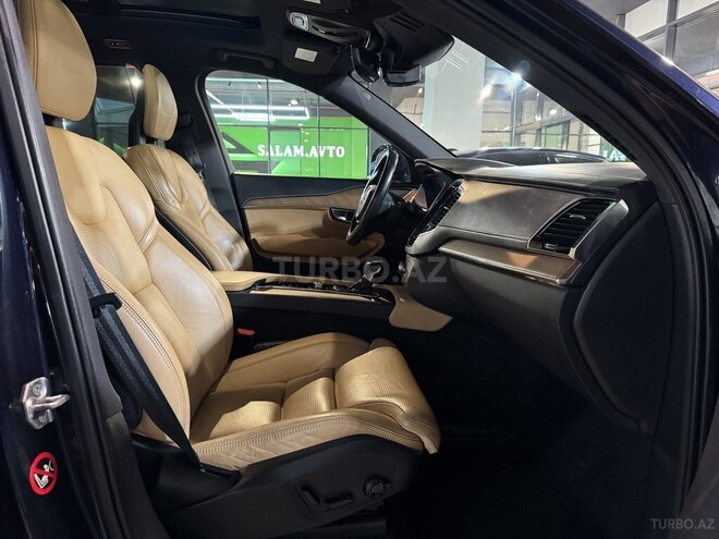 Volvo XC90-10