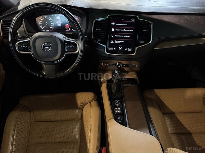 Volvo XC90-9