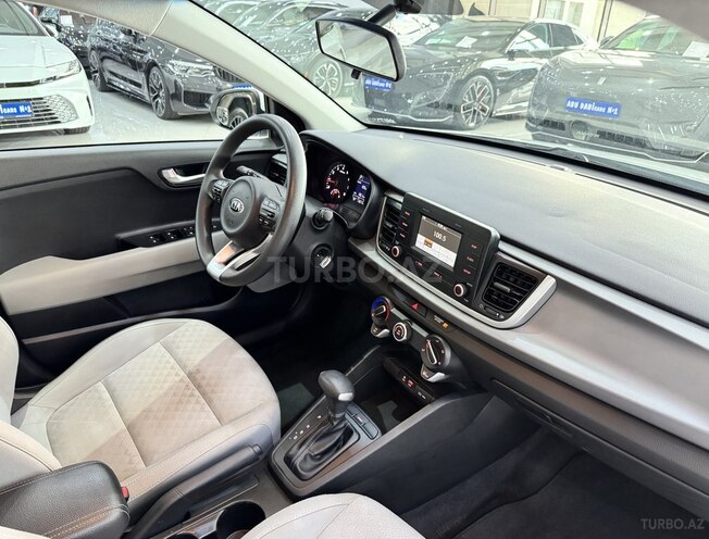 Kia Rio-10
