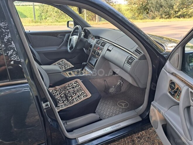 Mercedes E 240 2001, 36,000 km - 2.6 l - Şəmkir