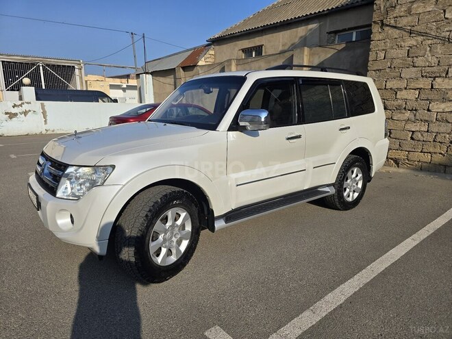 Mitsubishi Pajero-3