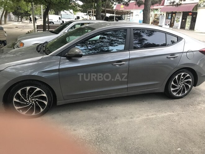 Hyundai Elantra 2019, 70,000 km - 2.0 l - Bakı