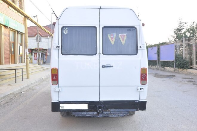 Mercedes 208 D 1991, 286,147 km - 2.3 l - Bakı