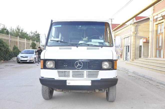 Mercedes 208 D 1991, 286,147 km - 2.3 l - Bakı
