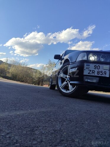 BMW 325 1993, 500,230 km - 2.5 л - 