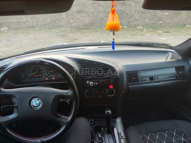 BMW 325 1993, 500,230 km - 2.5 л - 