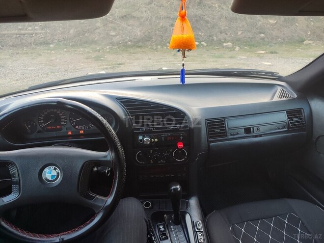 BMW 325 1993, 500,230 km - 2.5 л - 