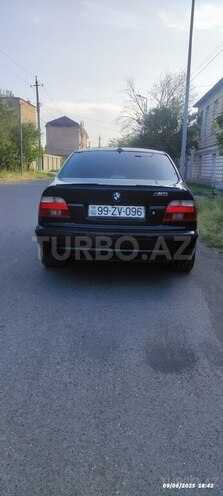 BMW 530 2001, 288,000 km - 3.0 л - Qazax