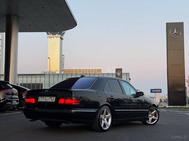 Mercedes E 320 2000, 331,000 km - 3.2 l - Bakı