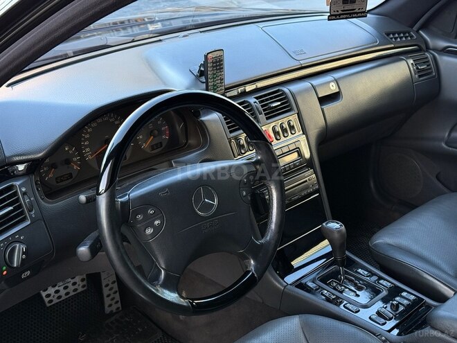 Mercedes E 320 2000, 331,000 km - 3.2 l - Bakı