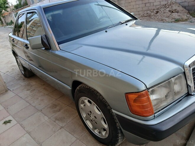 Mercedes 190 1992, 250,000 km - 2.0 l - Salyan