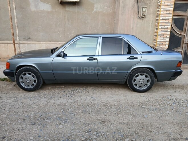 Mercedes 190 1992, 250,000 km - 2.0 l - Salyan