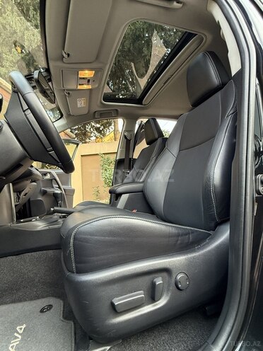 Toyota RAV4 2018, 52,730 km - 2.0 l - Bakı
