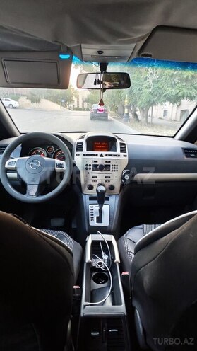 Opel Zafira-2