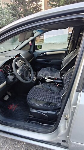 Opel Zafira-4