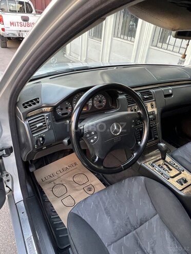 Mercedes E 280 2000, 999,999 km - 2.8 l - Bakı