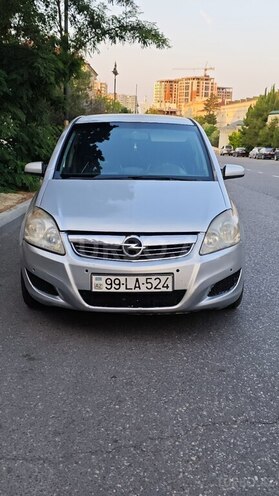 Opel Zafira-1