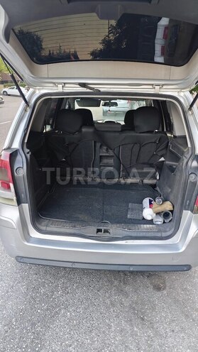 Opel Zafira-10