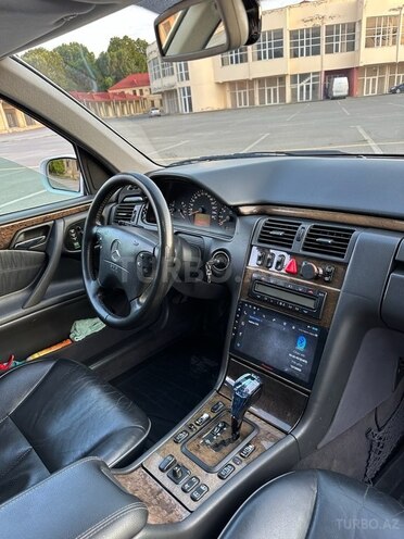 Mercedes E 240 2000, 268,000 km - 2.4 l - Bakı