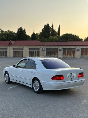 Mercedes E 240 2000, 268,000 km - 2.4 l - Bakı