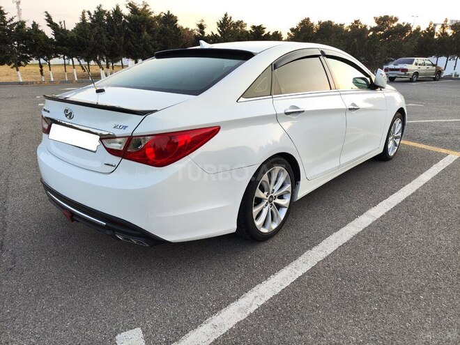 Hyundai Sonata-5
