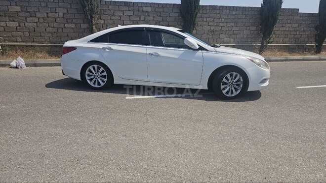 Hyundai Sonata-2