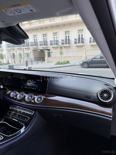 Mercedes E 300 de-6