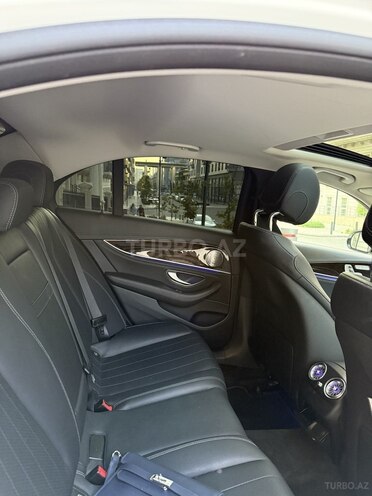 Mercedes E 300 de-9