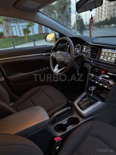 Hyundai Elantra 2019, 105,000 km - 2.0 л - Bakı