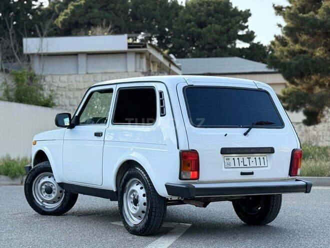 LADA (VAZ) Niva-9