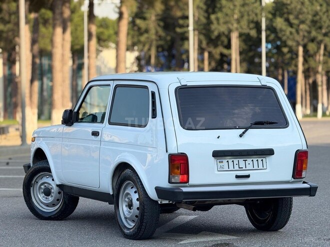 LADA (VAZ) Niva-21