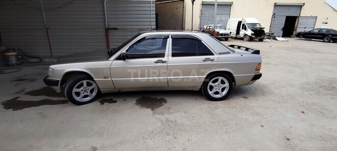 Mercedes 190 1991, 290,000 km - 2.3 l - Gəncə