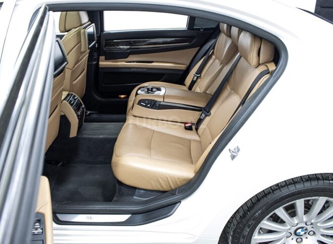 BMW 750 2011, 140,000 km - 4.4 l - Bakı