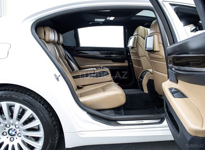 BMW 750 2011, 140,000 km - 4.4 l - Bakı