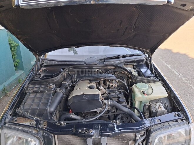 Mercedes C 180 1999, 264,452 km - 1.8 l - Qazax