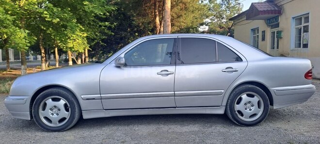Mercedes E 270 1999, 401,000 km - 2.7 л - Ağdam
