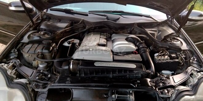 Mercedes C 200 2000, 470,656 km - 2.0 l - Quba